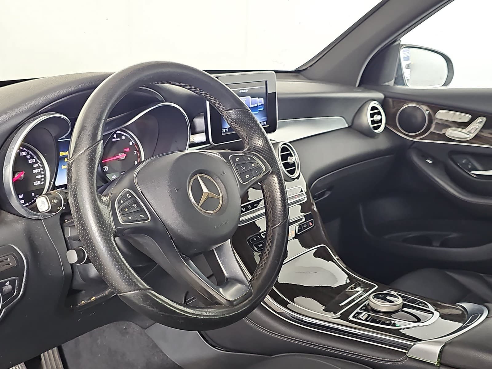 Used 2017 Mercedes-Benz GLC 300 4MATIC image 15