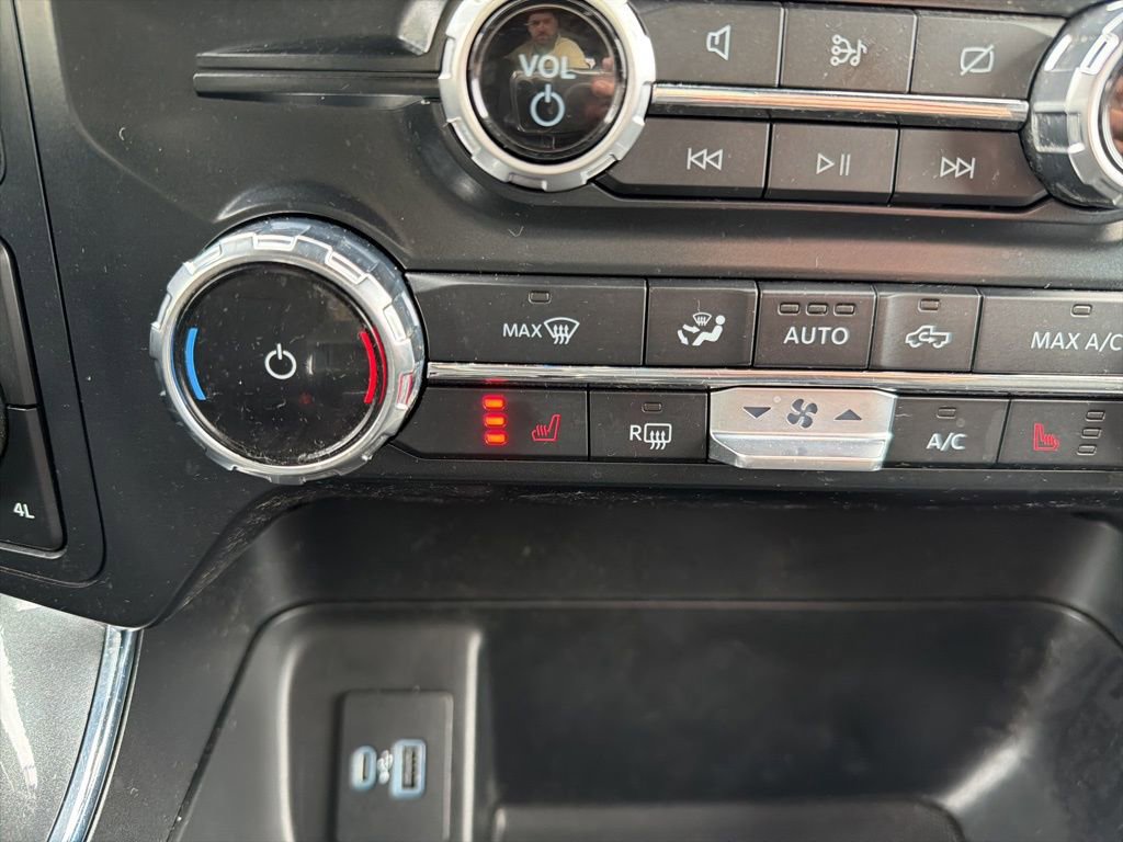 Certified 2022 Ford F150 XLT w/ Equipment Group 302A High image 36