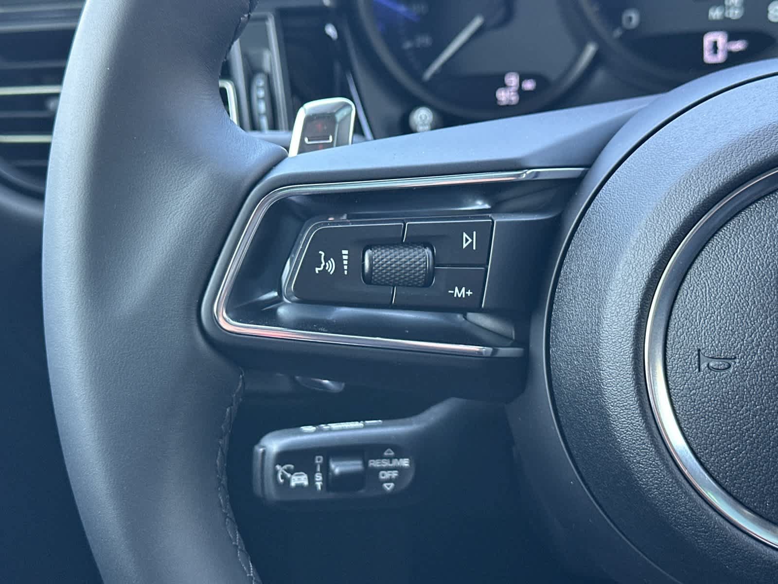 New 2026 Porsche Macan AWD/4WD image 27