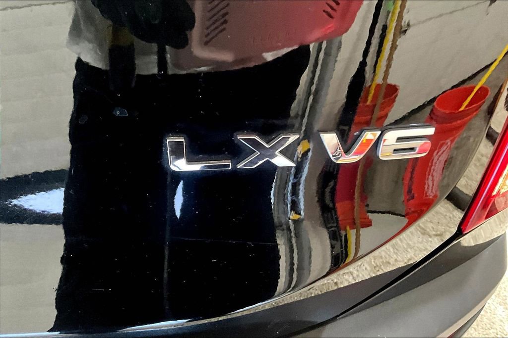 Used 2021 Kia Telluride LX image 24