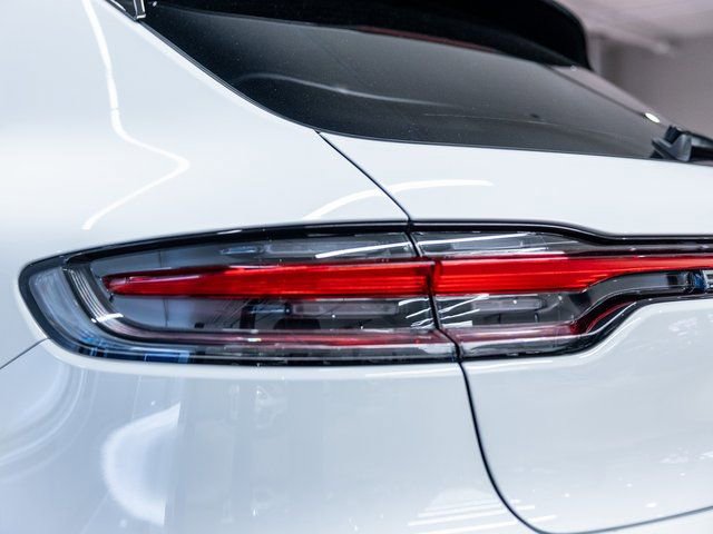 Certified 2025 Porsche Macan S image 24