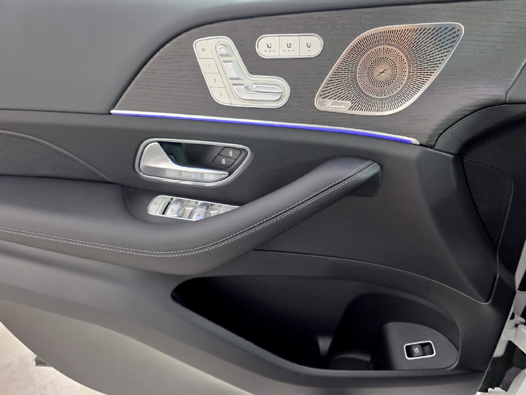 New 2026 Mercedes-Benz GLS 450 4MATIC image 17