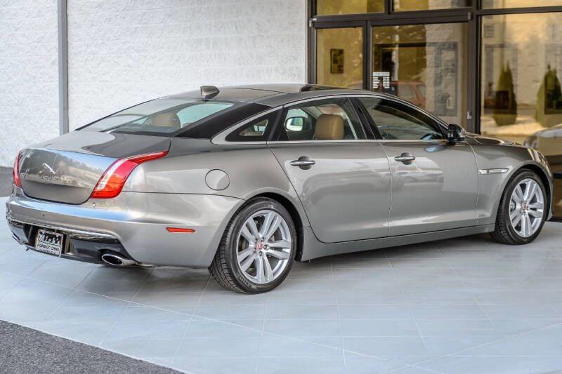 Used 2017 Jaguar XJ R-Sport image 6