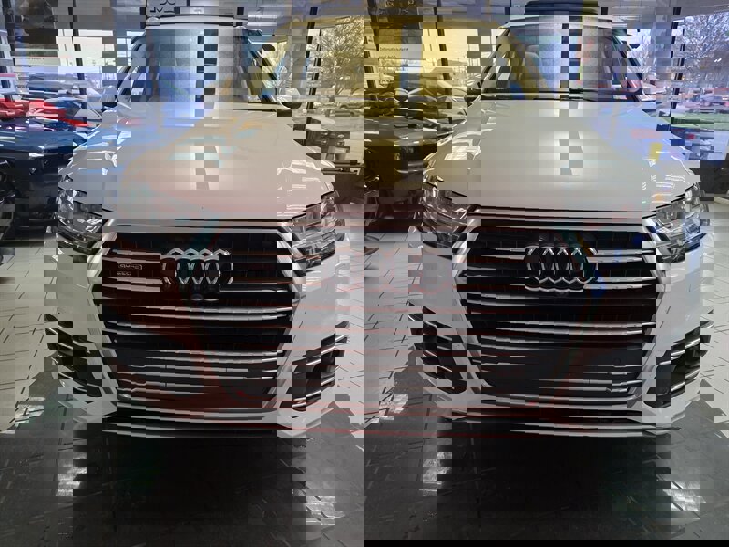 Used 2017 Audi Q7 3.0T Premium Plus w/ Premium Plus Package image 3