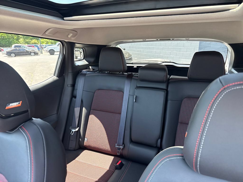 Used 2026 Nissan Kicks SR w/ SR Premium Package FWD image 28