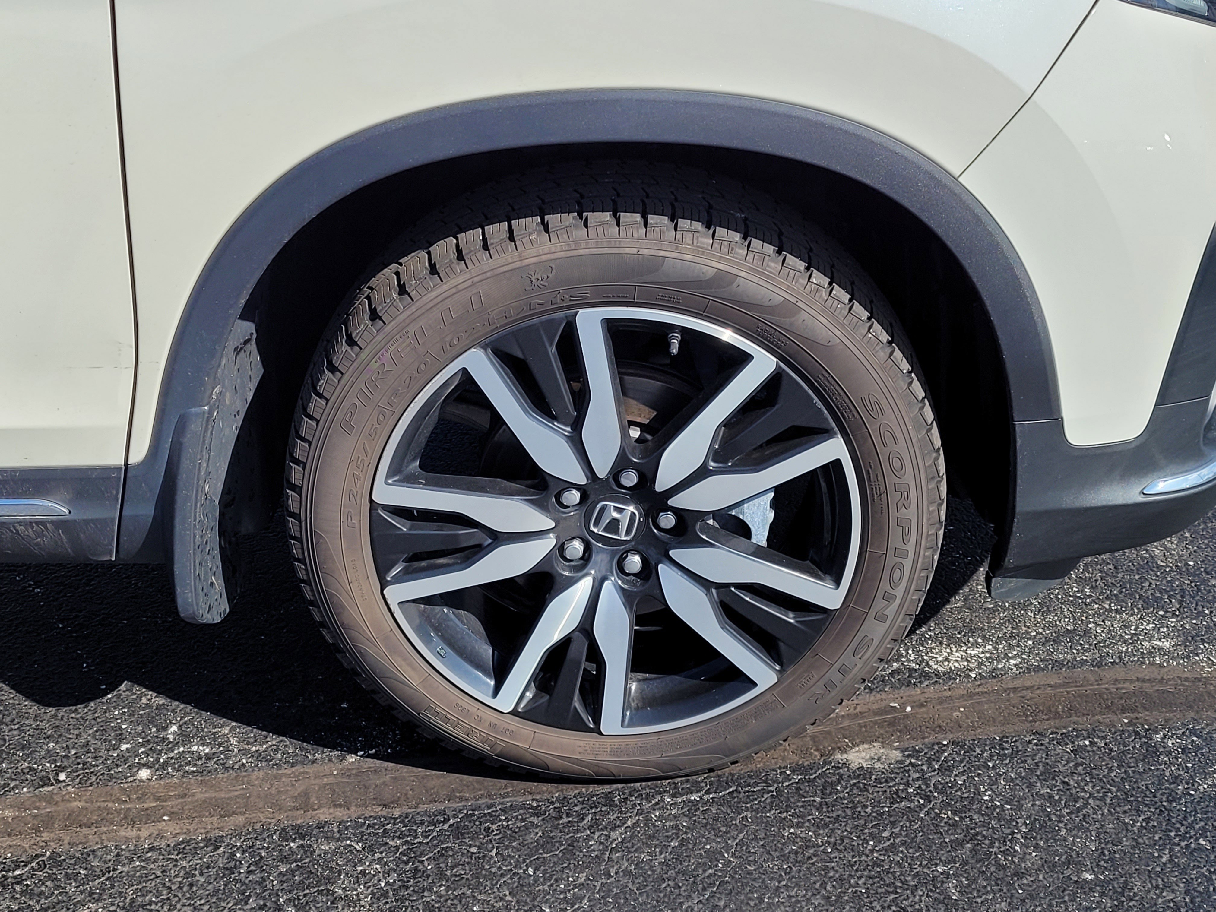 Used 2019 Honda Pilot Touring image 10