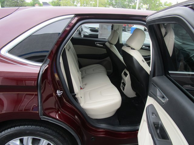 Used 2021 Ford Edge Titanium image 24
