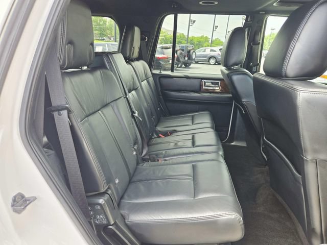 Used 2015 Lincoln Navigator 4WD image 17
