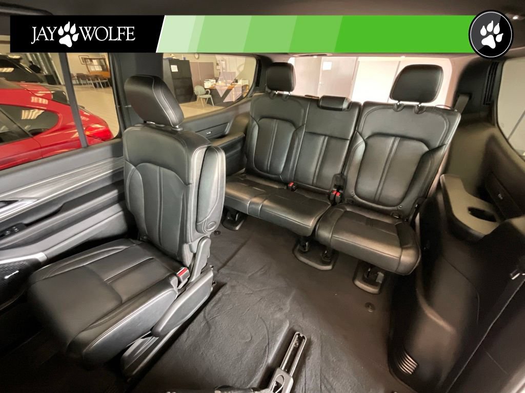 Used 2024 Jeep Wagoneer Series II AWD/4WD image 24