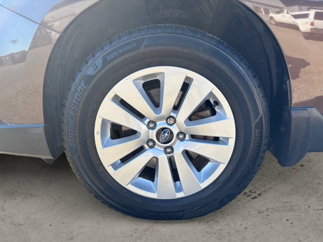 Used 2019 Subaru Outback 2.5i Premium AWD/4WD image 9