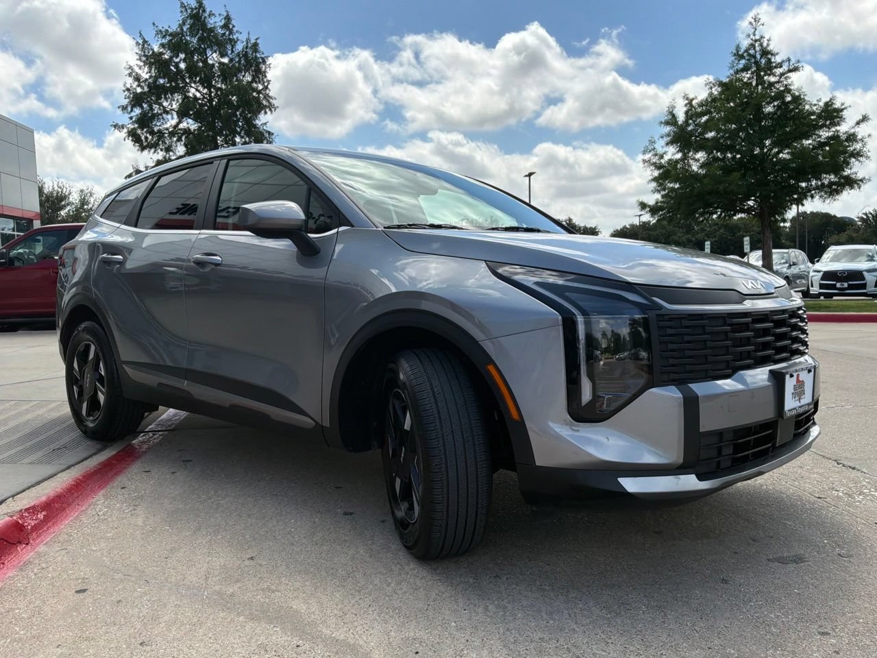 Used 2026 Kia Sportage LX AWD/4WD image 4