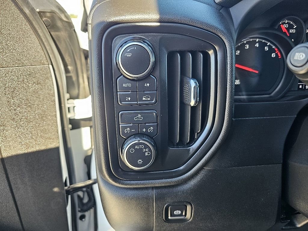 Used 2024 Chevrolet Silverado 1500 Custom image 27