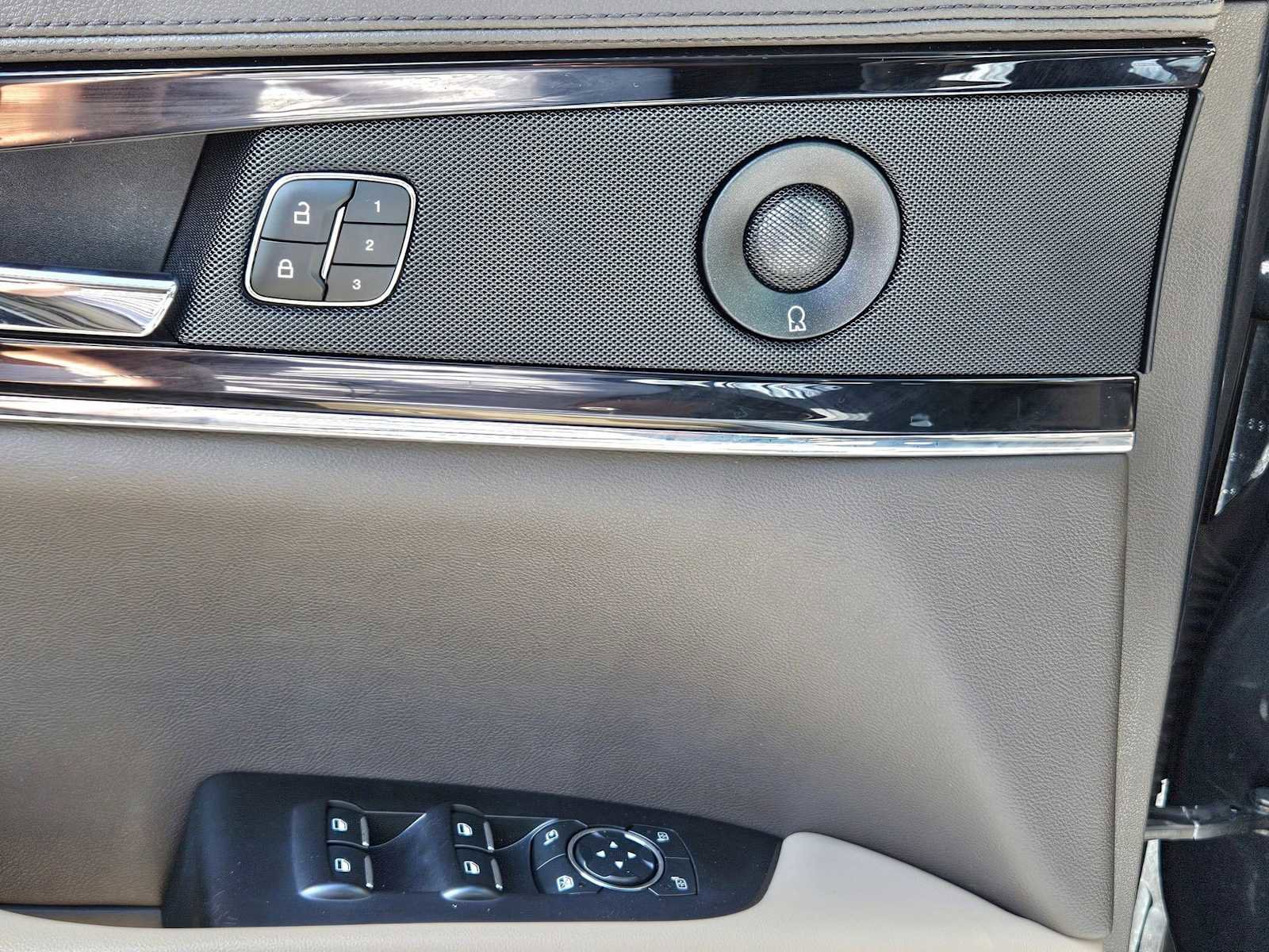 Used 2022 Lincoln Nautilus Reserve w/ Equipment Group 201A image 30