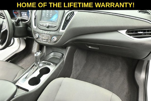 Used 2017 Chevrolet Malibu LS FWD image 34