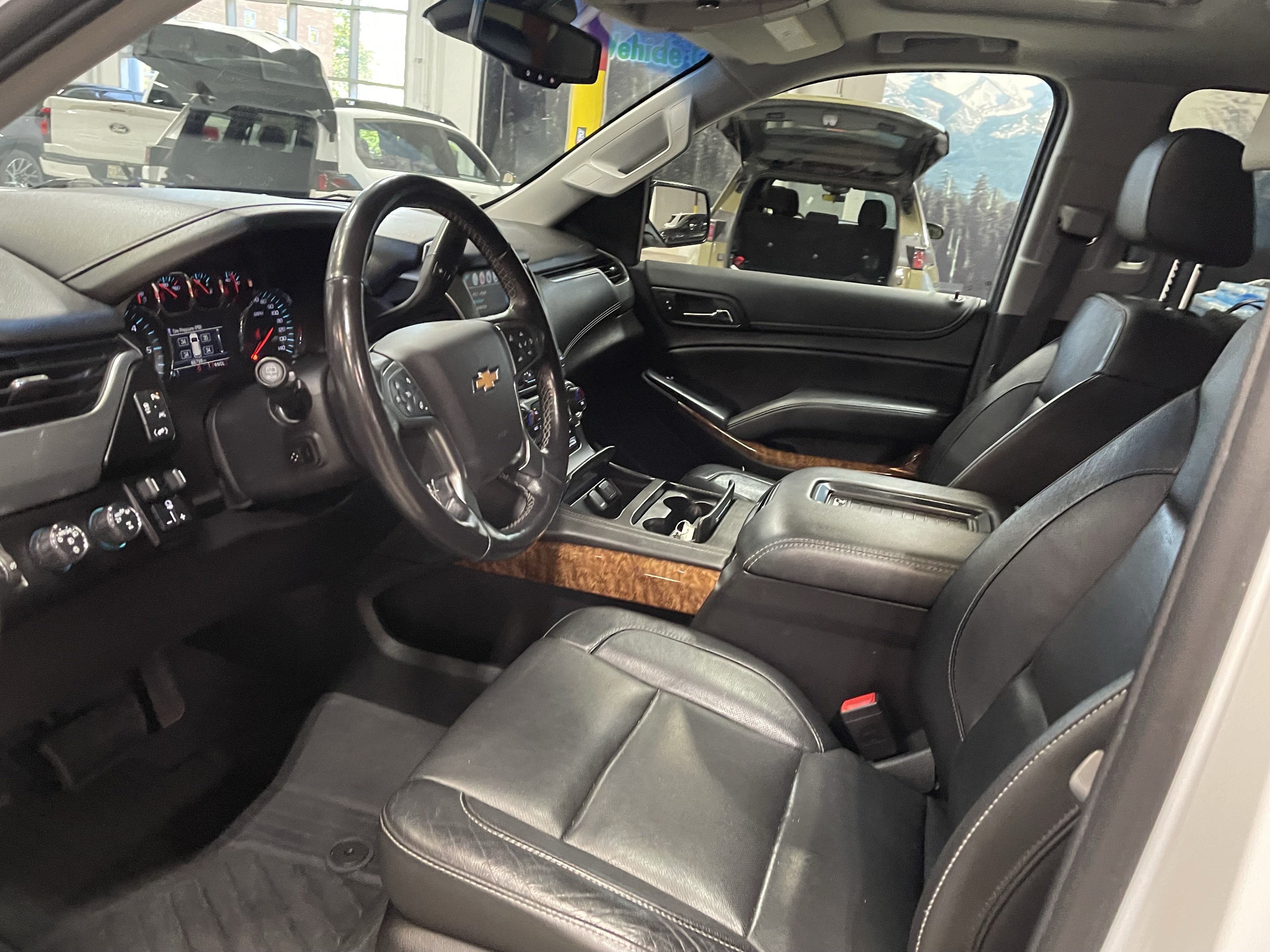 Used 2019 Chevrolet Suburban Premier AWD/4WD image 10