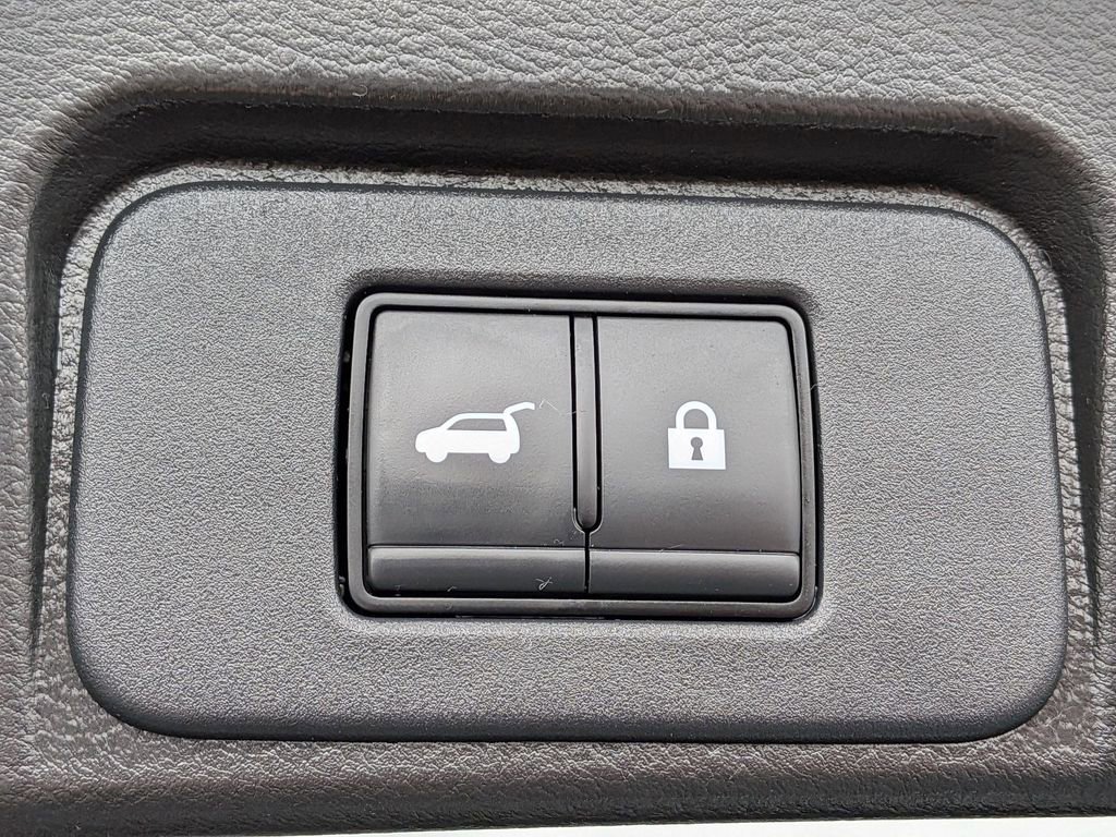 Used 2023 Nissan Rogue SV w/ SV Premium Package image 24