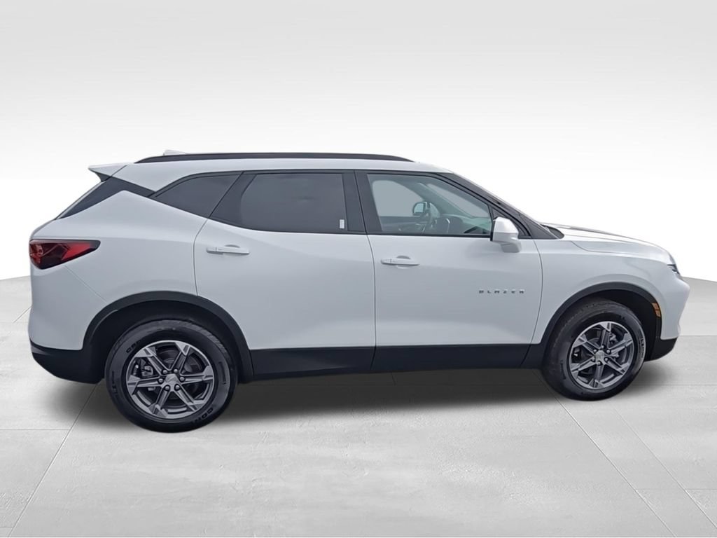 Used 2024 Chevrolet Blazer LT w/ Convenience Package FWD image 10