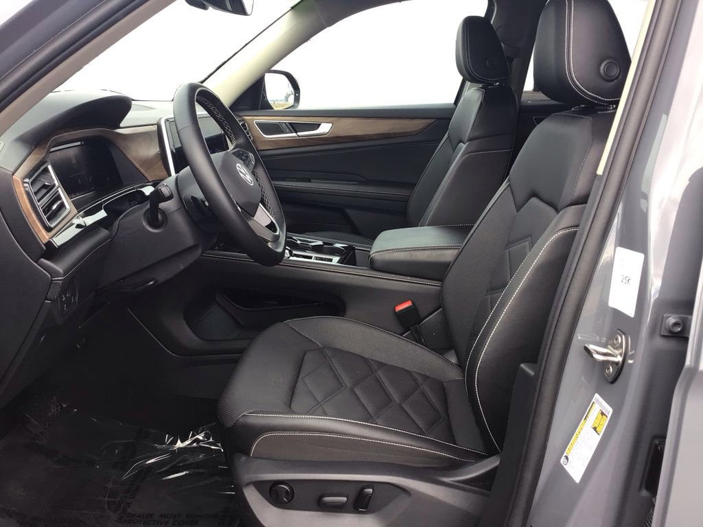 Used 2025 Volkswagen Atlas SE image 9