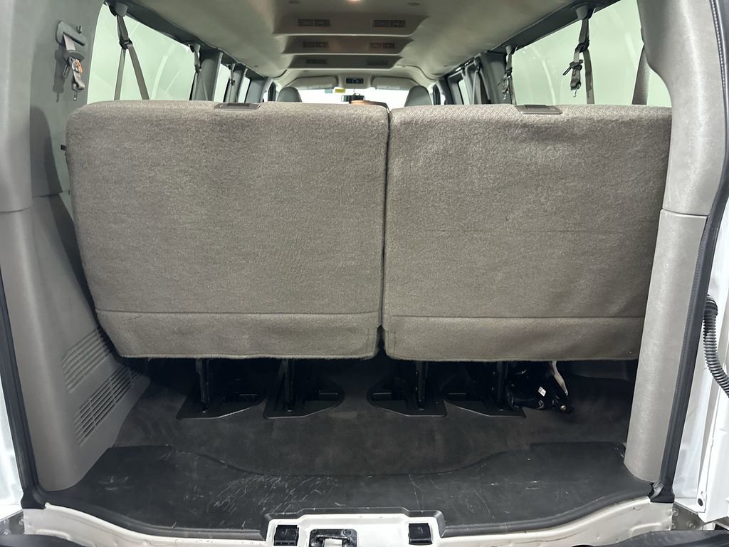 Used 2025 Chevrolet Express 3500 LS RWD image 25