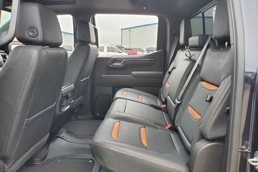 Used 2025 GMC Sierra 1500 AT4 w/ AT4 Premium Package AWD/4WD image 28