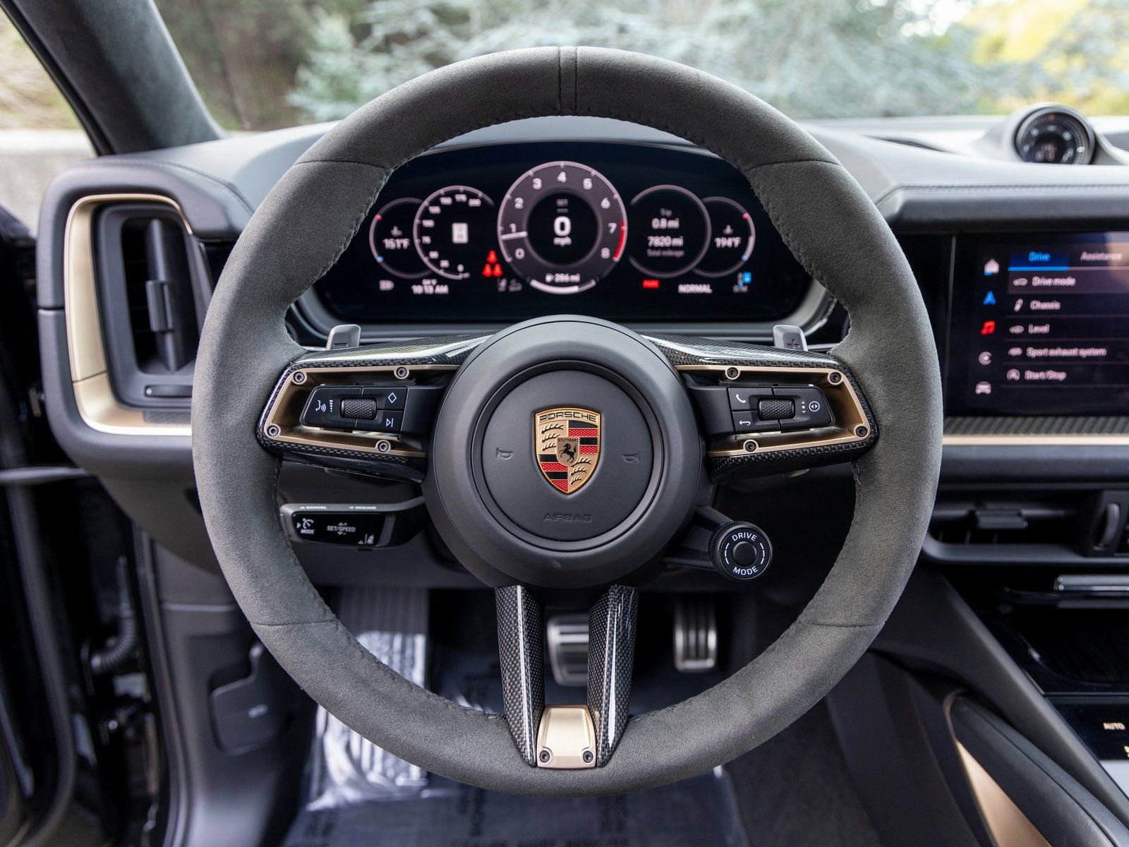 Certified 2025 Porsche Cayenne GTS image 34