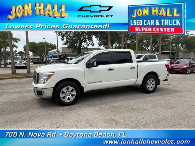 Used 2018 Nissan Titan SV w/ SV Convenience Package RWD image 3