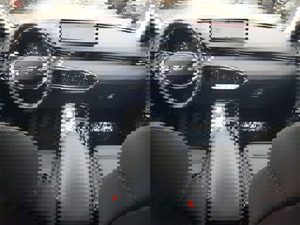 Used 2025 Genesis GV70 2.5T image 14