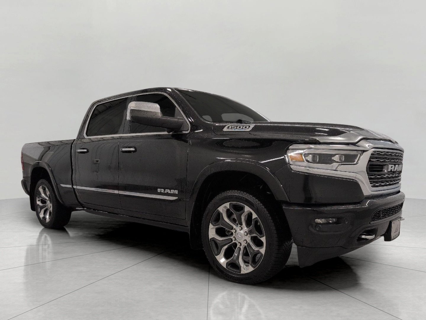 Used 2021 RAM 1500 Limited AWD/4WD image 1