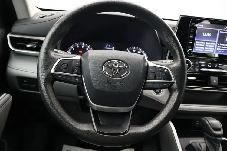 Used 2022 Toyota Highlander L AWD/4WD image 17