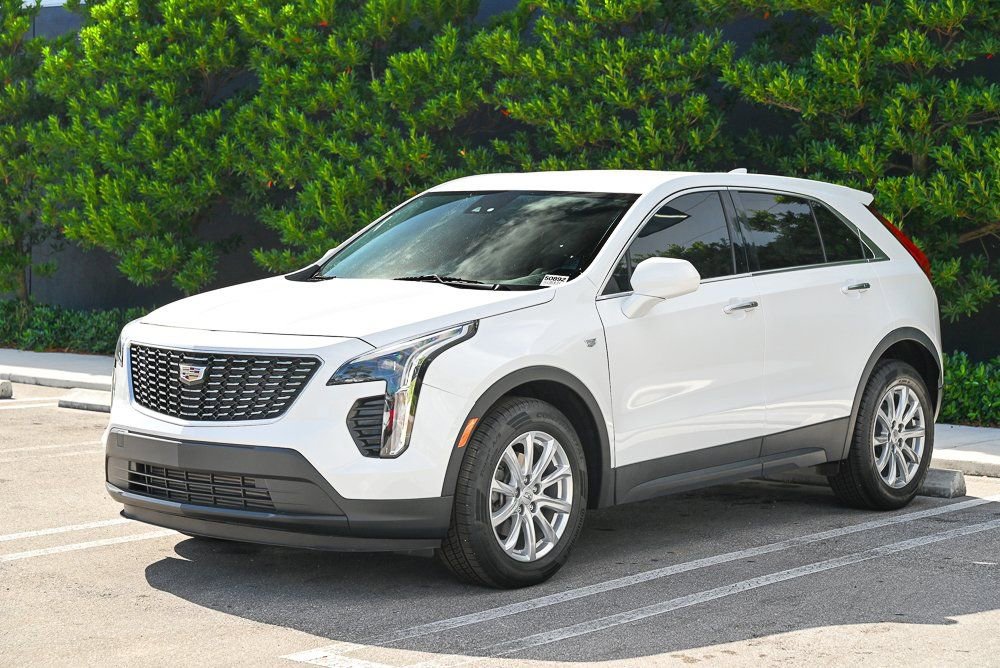 Used 2021 Cadillac XT4 Luxury FWD image 1