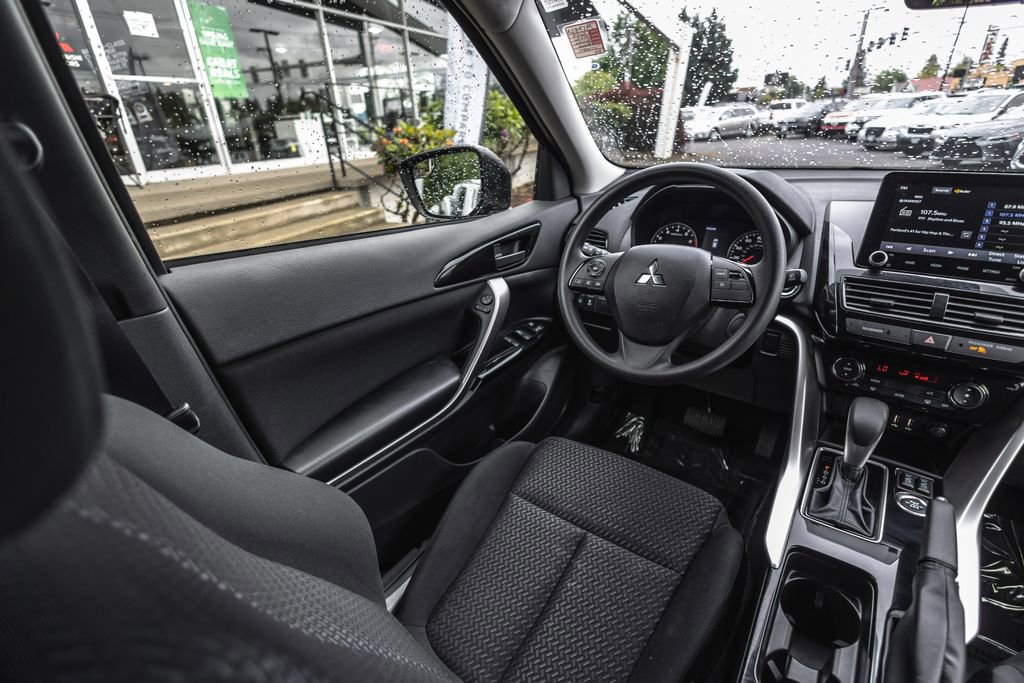Used 2025 Mitsubishi Eclipse Cross LE AWD/4WD image 21