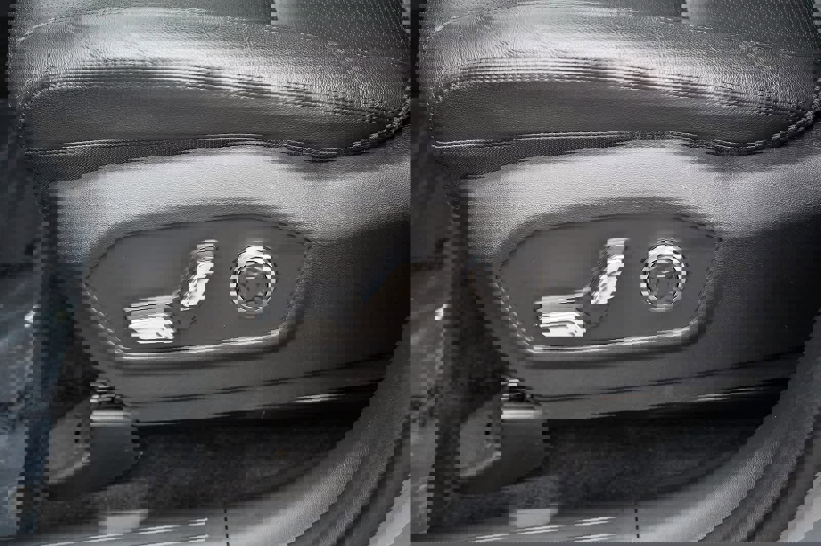 Used 2024 Hyundai Santa Fe Limited image 18