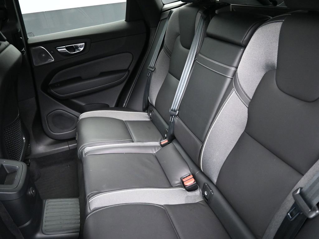 Used 2021 Volvo XC60 T8 R-Design w/ Advanced Package image 17