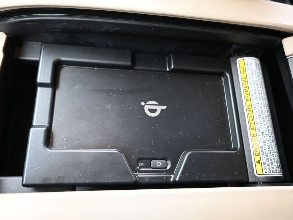 Used 2022 Toyota Highlander XLE image 42