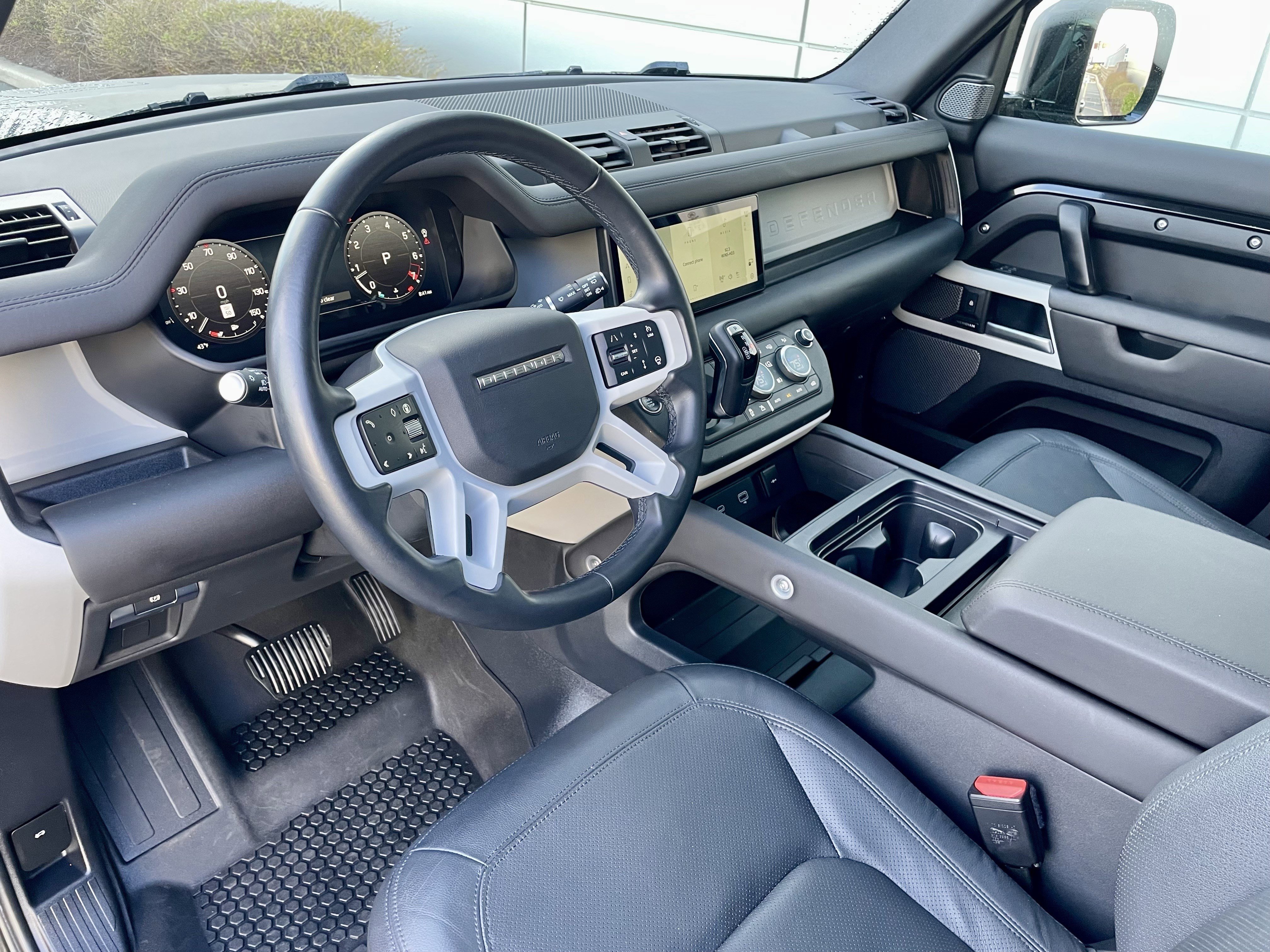 Used 2024 Land Rover Defender 110 S image 13