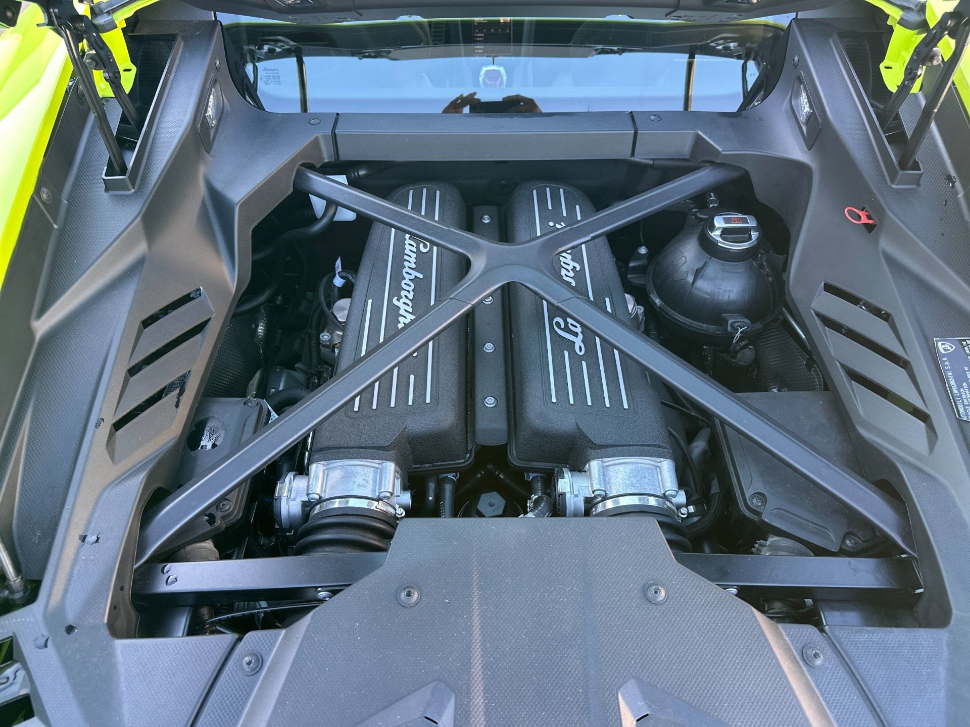 Used 2020 Lamborghini Huracan EVO image 8