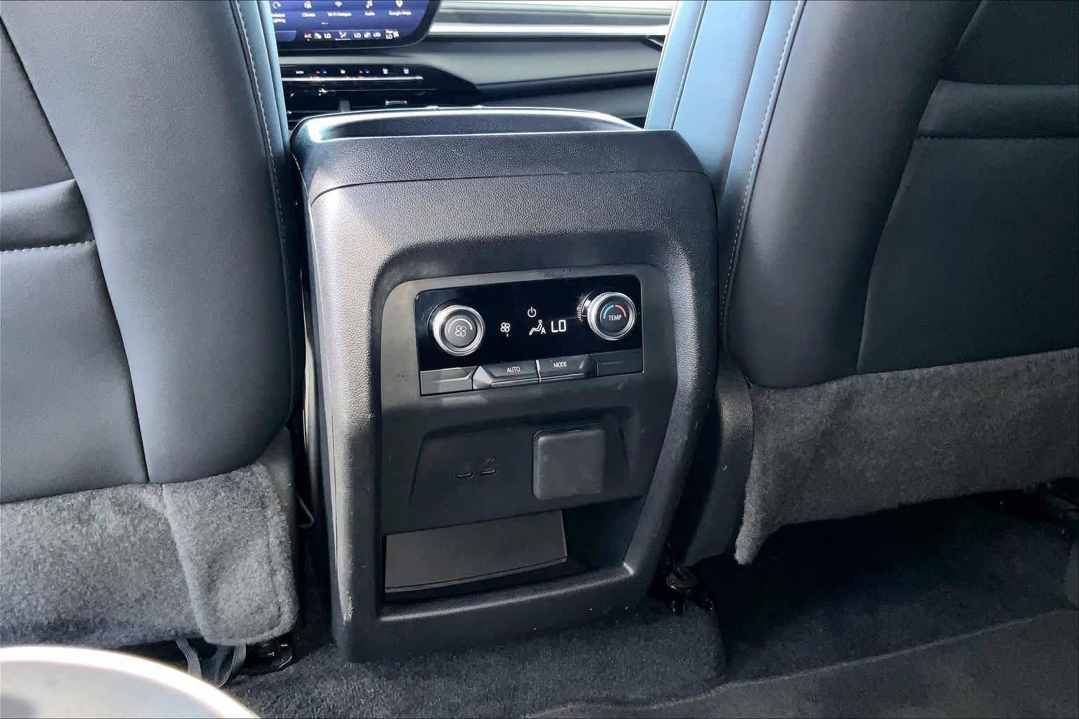 Used 2025 Buick Enclave Preferred w/ Power Package FWD image 32