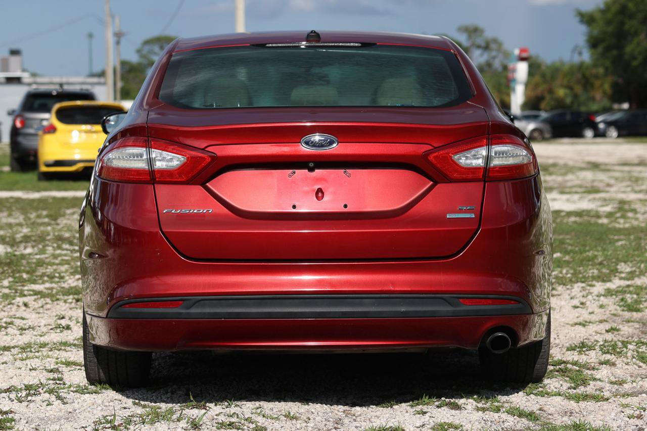 Used 2016 Ford Fusion SE FWD image 7