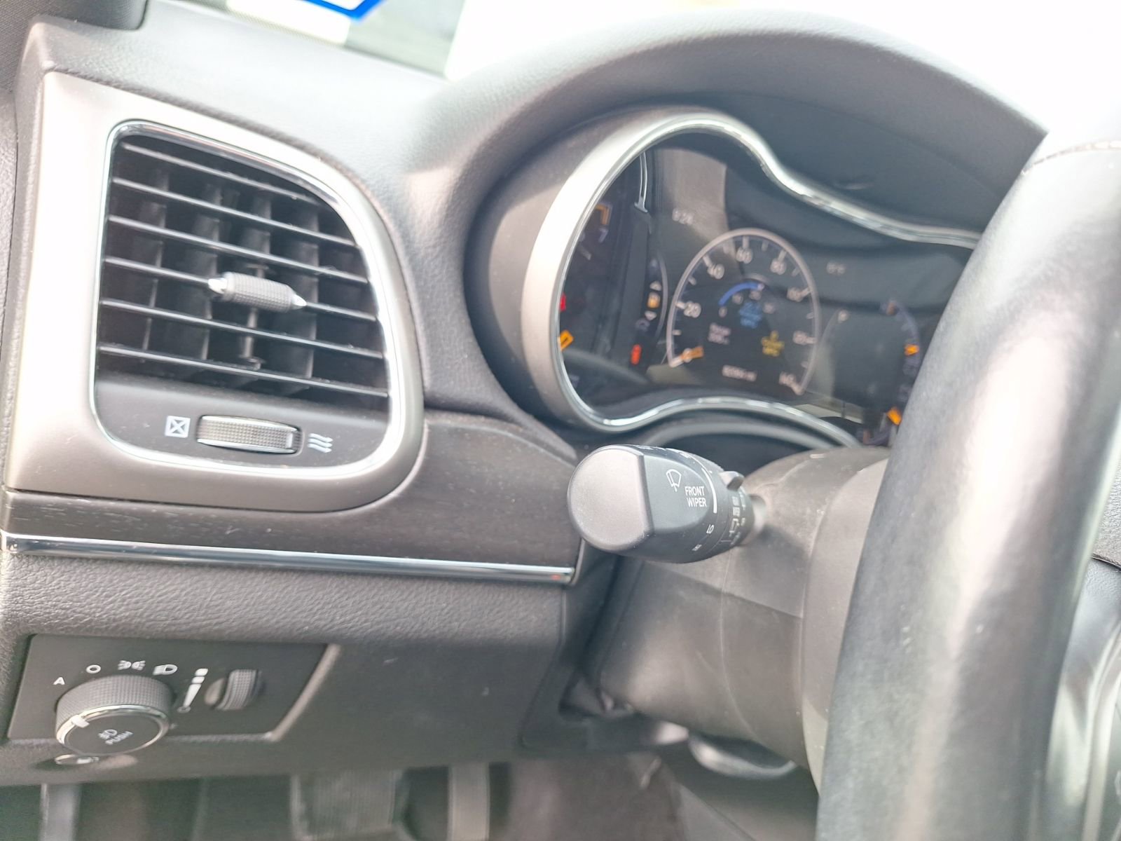 Used 2018 Jeep Grand Cherokee Limited RWD image 18