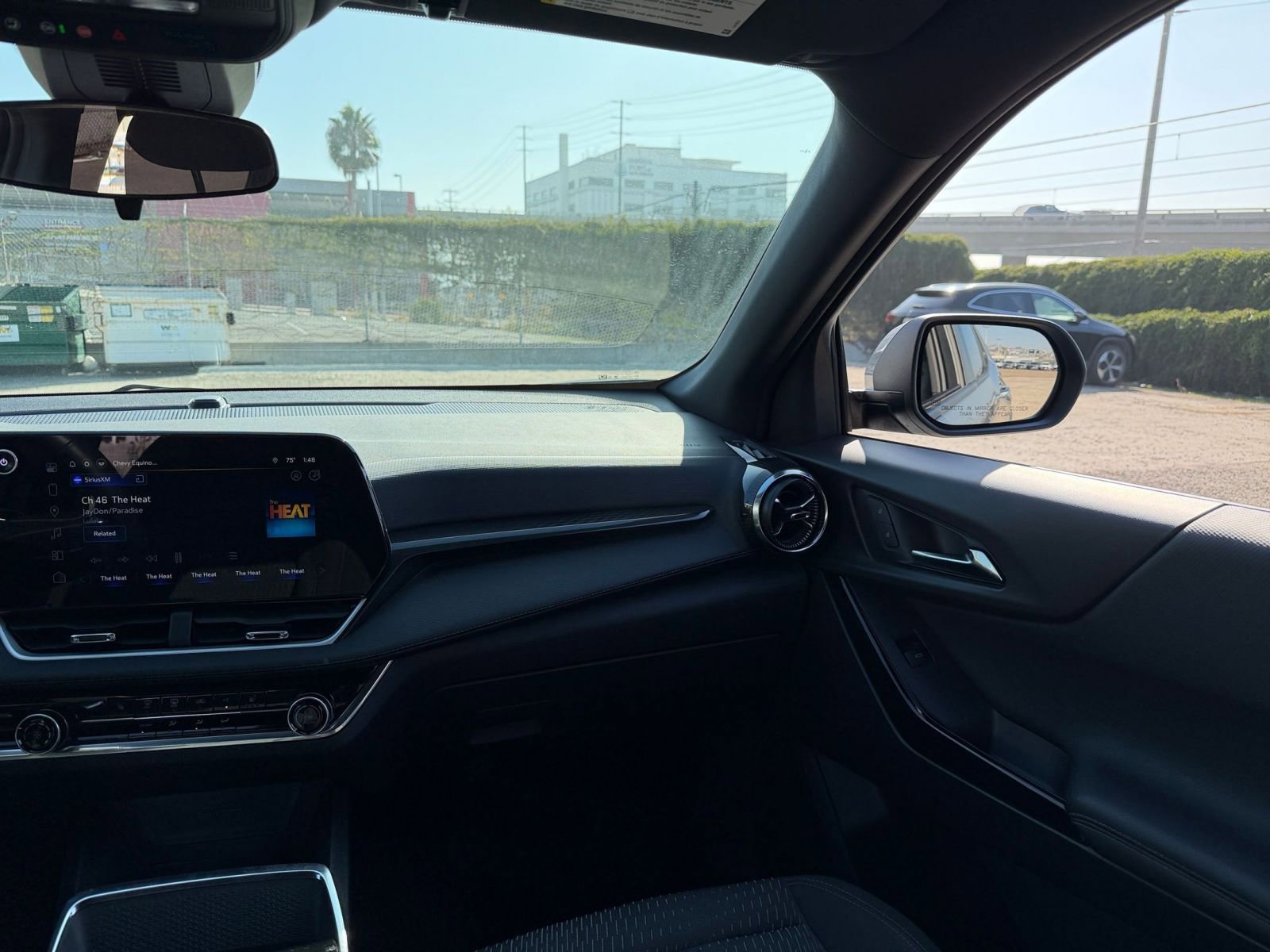 Used 2025 Chevrolet Equinox LT image 34