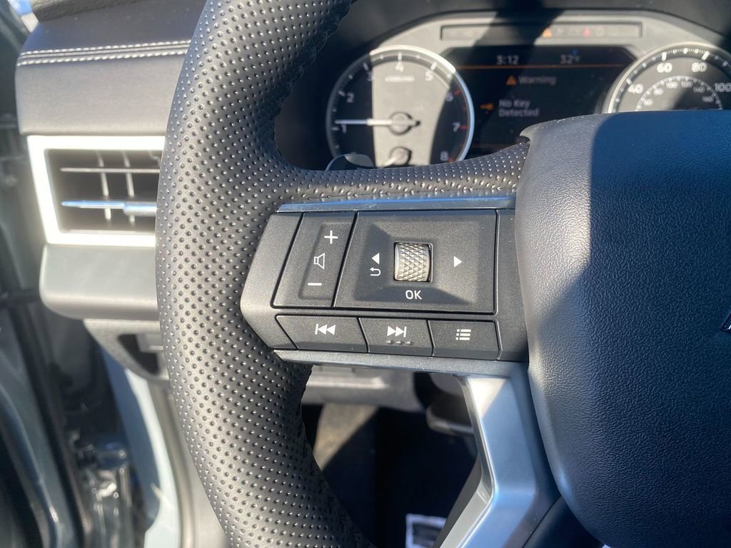 New 2026 Mitsubishi Outlander SE image 16