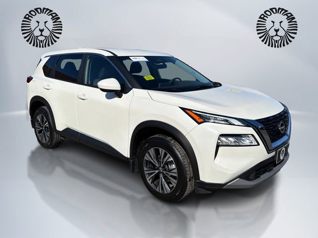 Used 2023 Nissan Rogue SV image 3