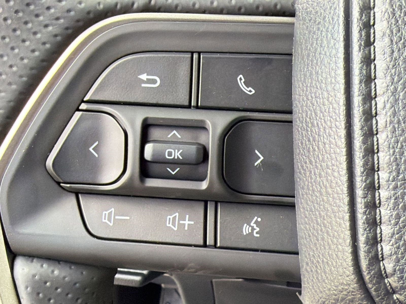 New 2026 Toyota 4Runner SR5 AWD/4WD image 17