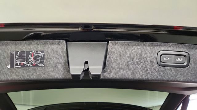New 2026 Volvo XC90 T8 Plus w/ Protection Package Premier AWD/4WD image 48
