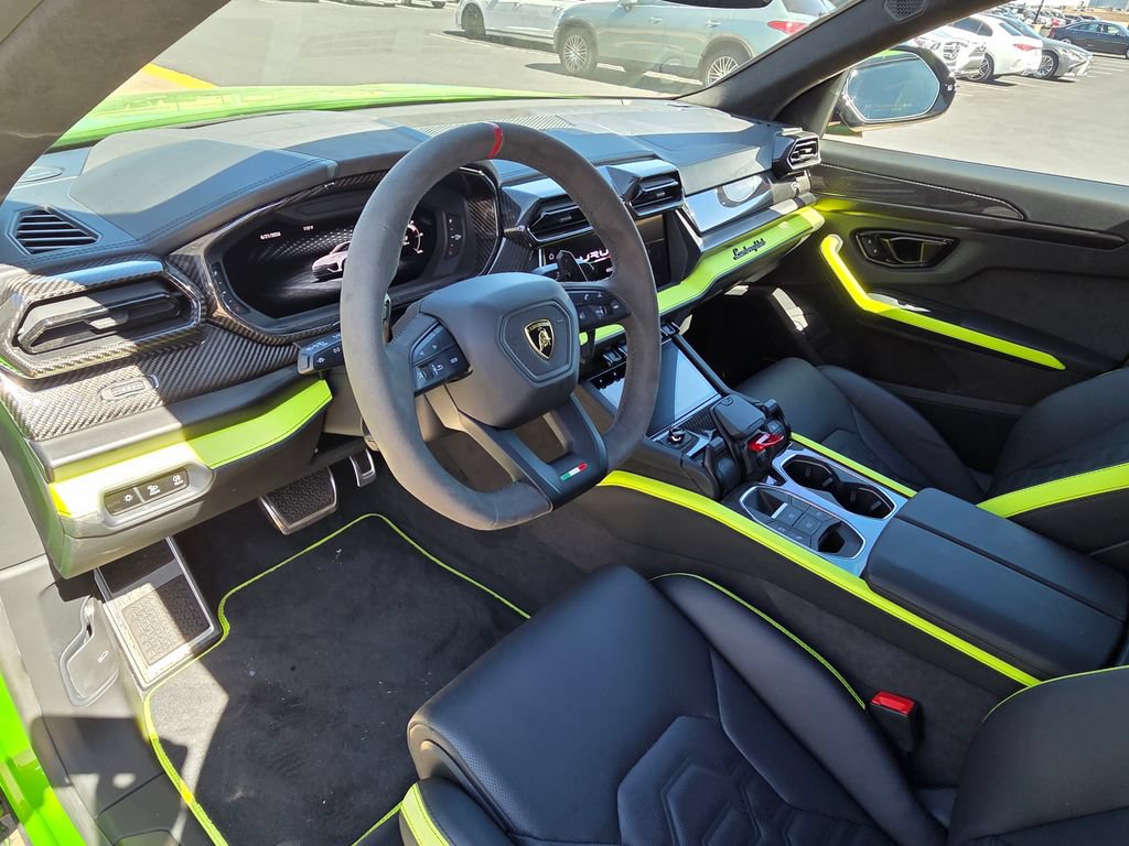 Used 2025 Lamborghini Urus SE AWD/4WD image 5
