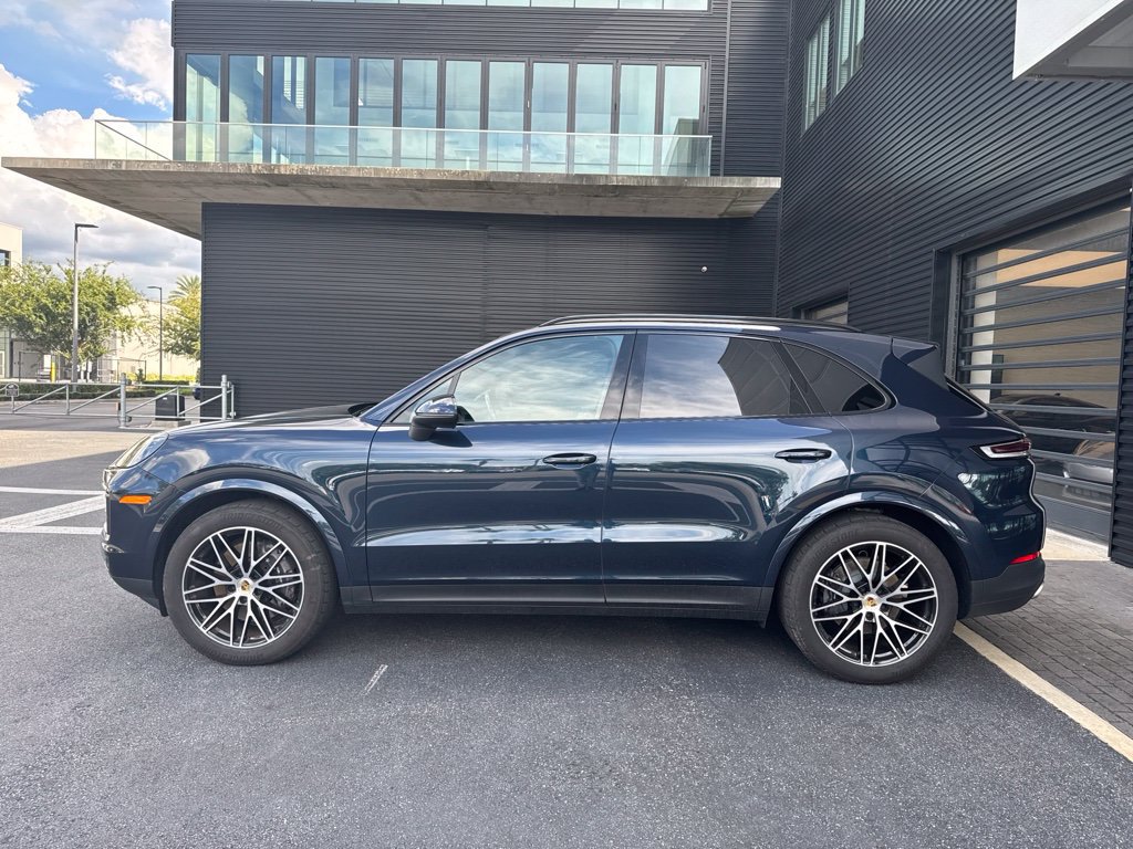 Certified 2024 Porsche Cayenne AWD/4WD image 2