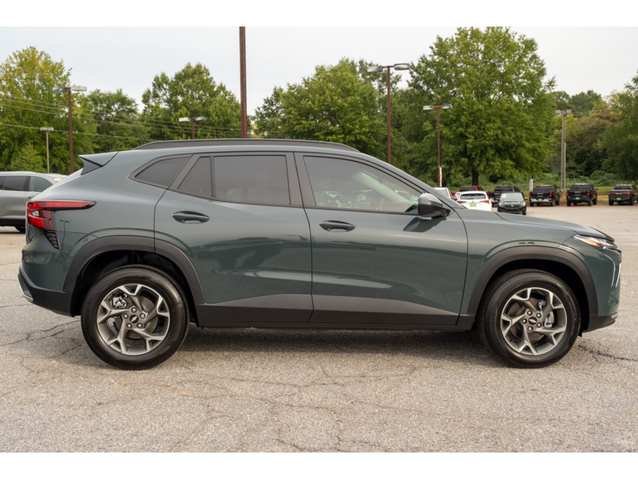 Used 2026 Chevrolet Trax LT FWD image 8