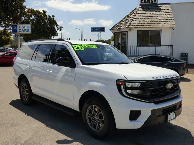 Used 2025 Ford Expedition Active RWD image 1