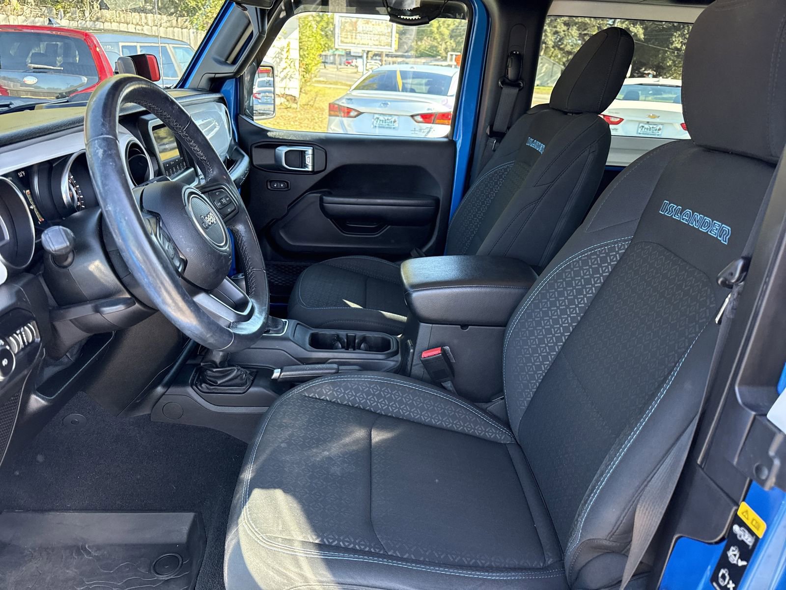 Used 2021 Jeep Wrangler Islander image 9