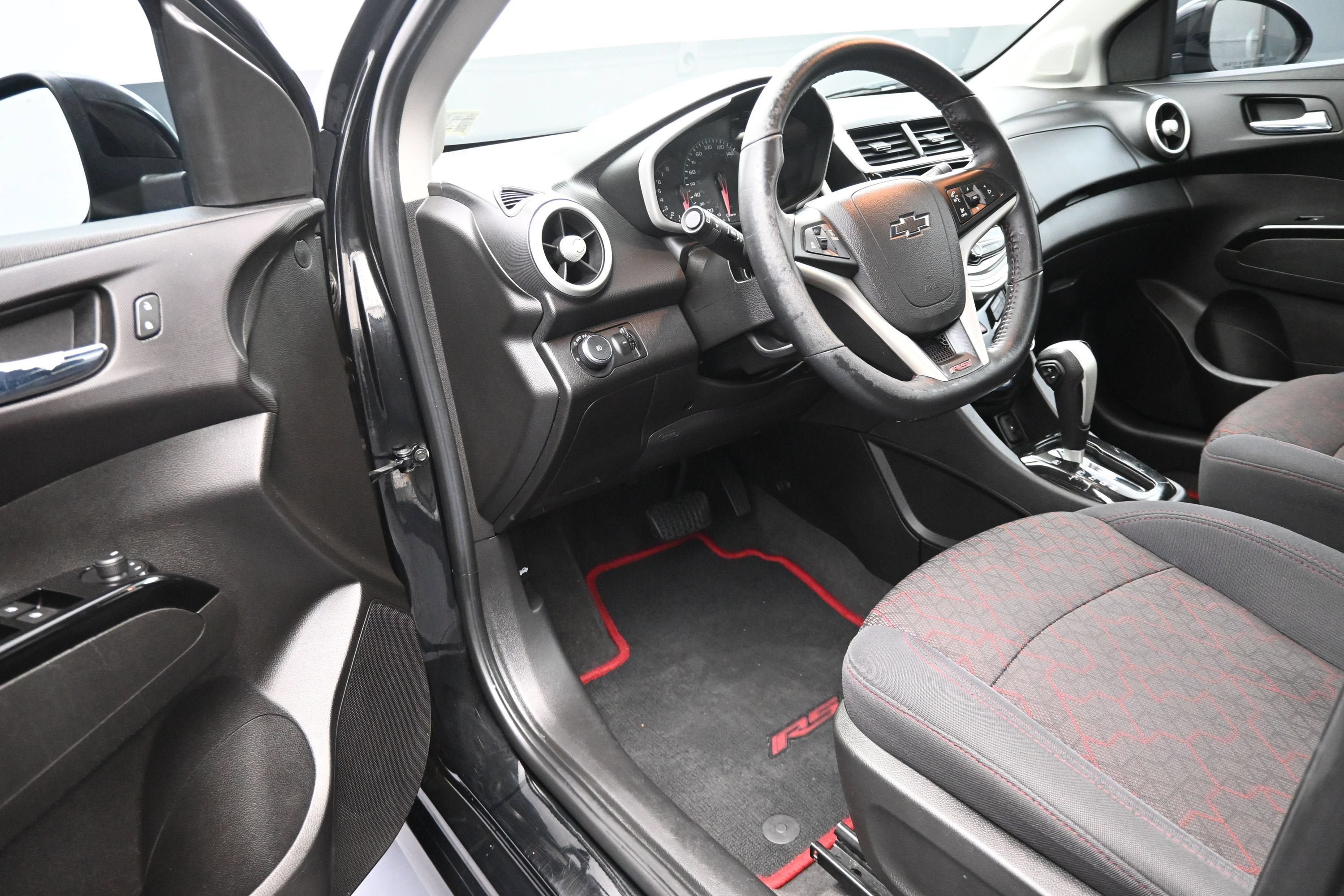 Used 2020 Chevrolet Sonic LT FWD image 10
